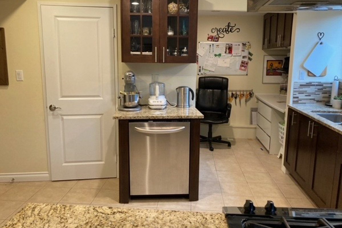 Anne-Kitchen-Before-2