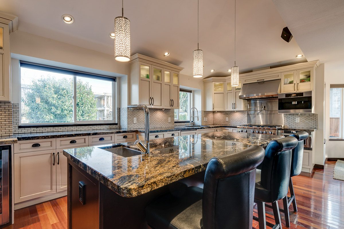 Gord-Meredith-kitchen-before